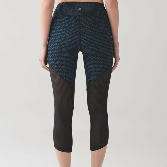 Lululemon deep breath crop - Picture 3 of 13